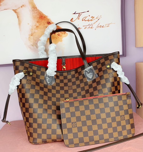 ルイヴィトンバッグ正面デザイン